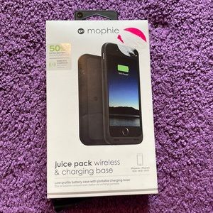 Mophie iPhone 6/6s portable charging case and charging base